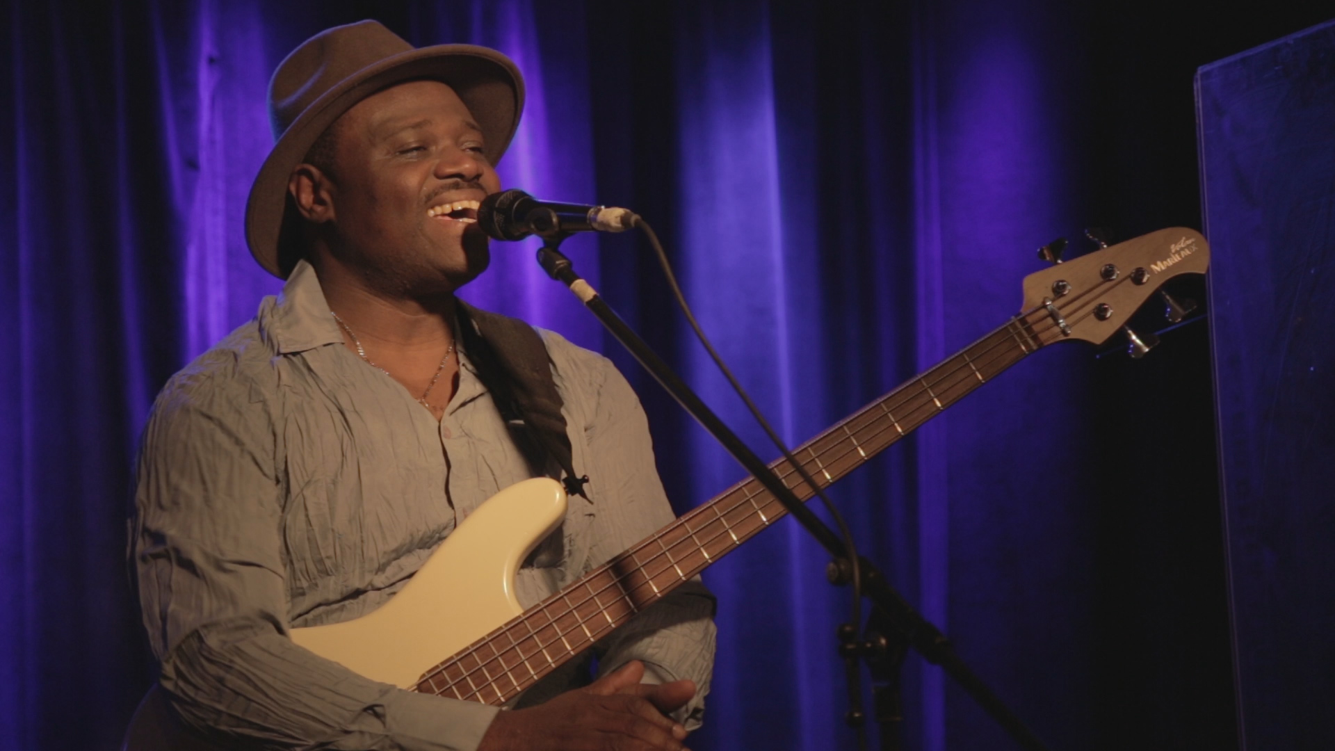 Publikum in einem Berliner Club